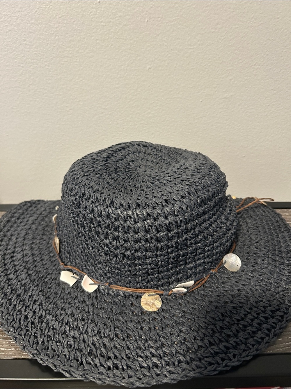 Seashell floppy beach hat - Picture 2 of 5